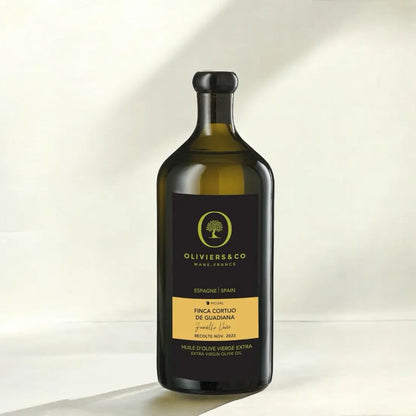 Natives Olivenöl extra Picual aus Spanien von Finca Cortijo, hochwertige Glasflasche in stilvollem Design, ideal für mediterrane Speisen und Gourmet-Küche